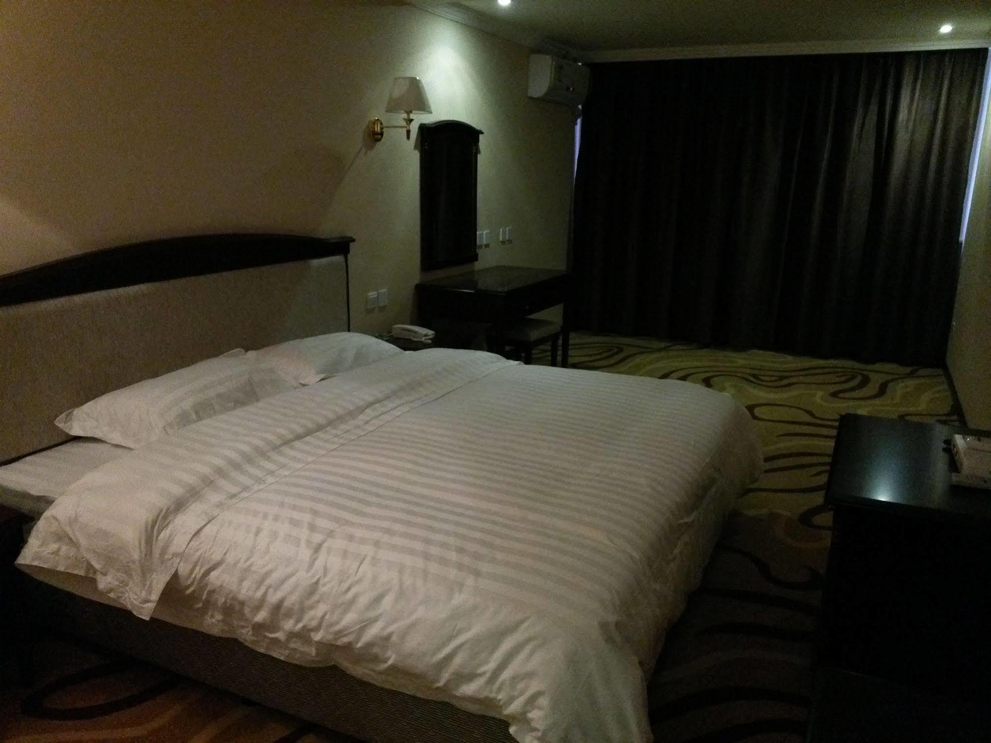 Chengdu Airport Ruijia Hotel Exteriör bild